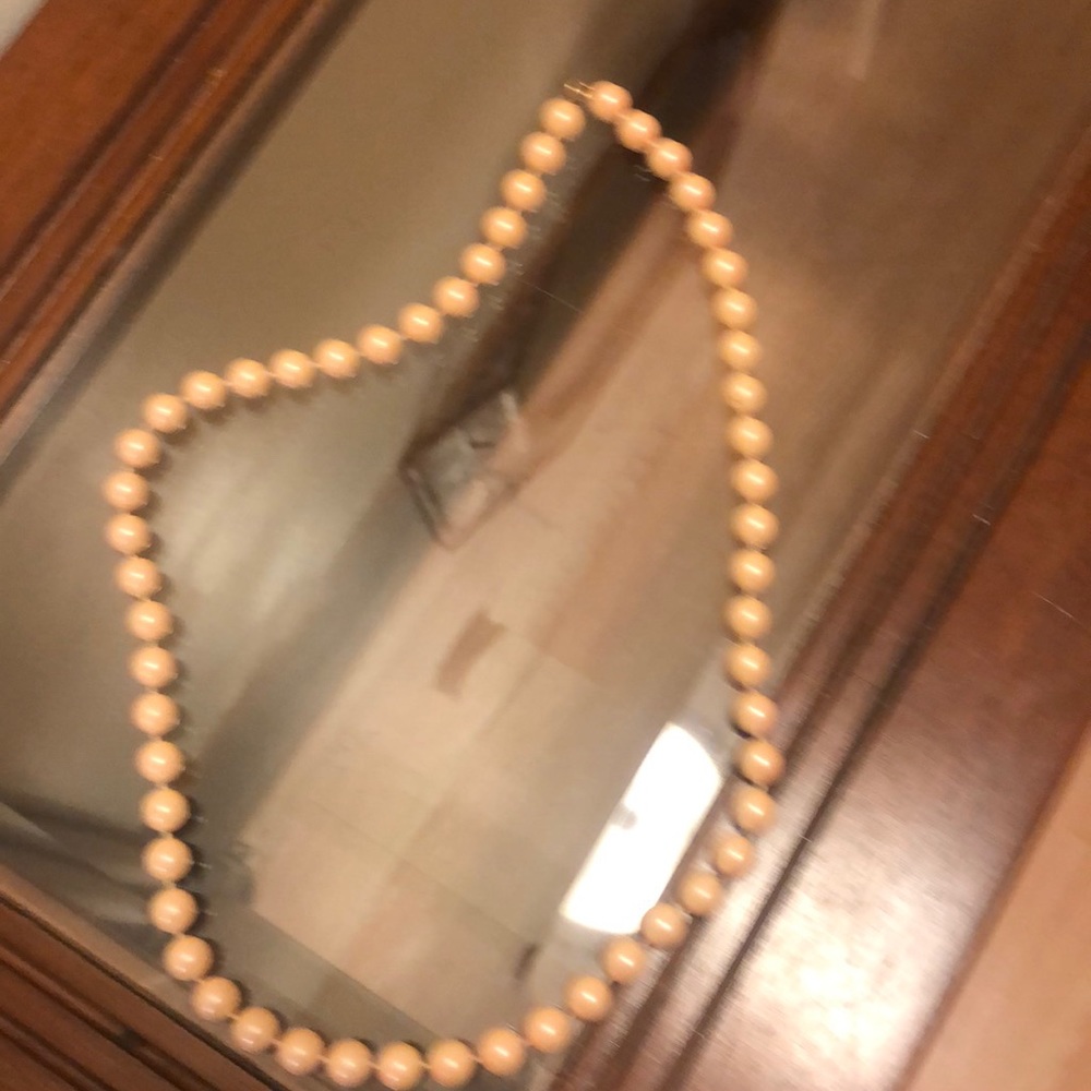 Women preowned Necklace